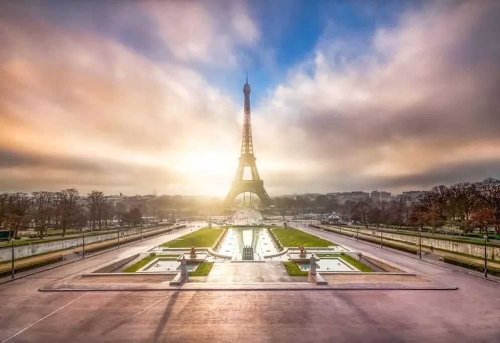 Parisian Charm Close Trocadero * Paříž